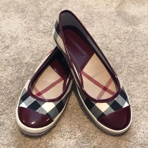 NWOT Burberry sneaker flats